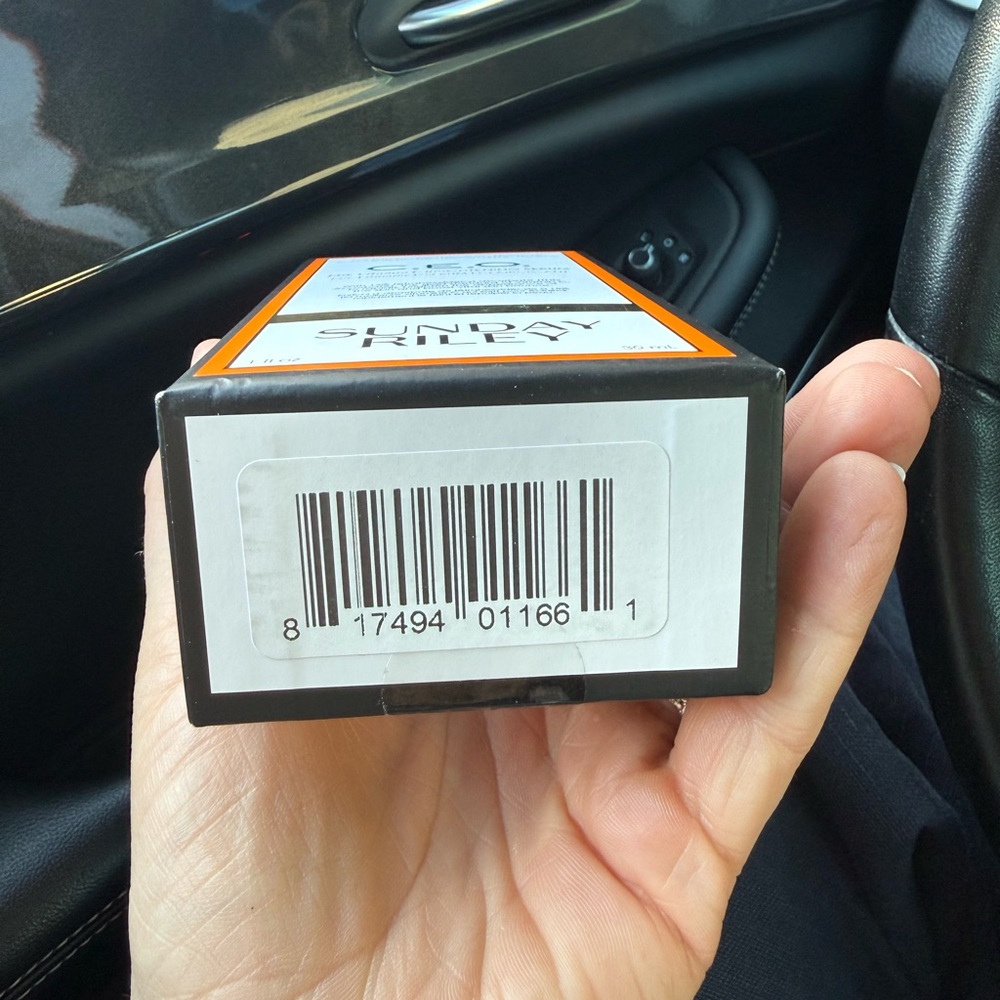 New in Box Sunday Riley C.E.O. Vitamin C Brightening Serum SEALED 🍊 - Picture 3 of 6